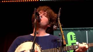 Sam Amidon - Walkin’ Boss (eTown webisode #981)