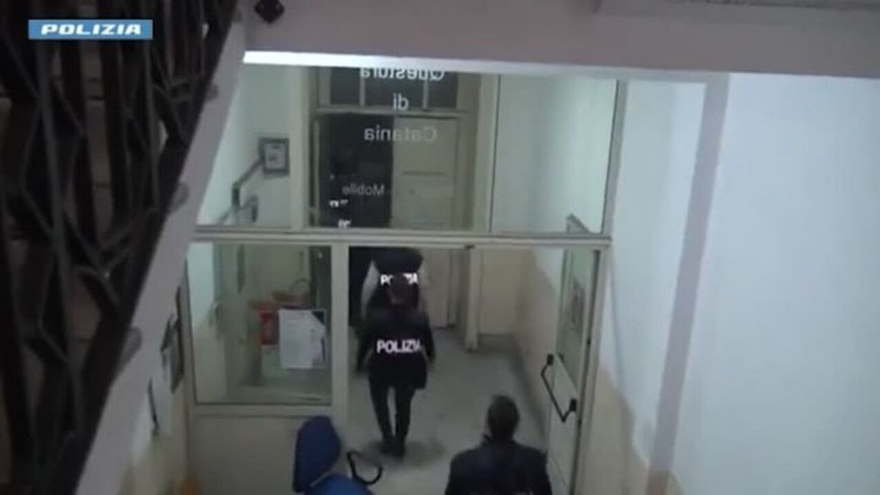 Al lavoro 14 ore al giorno a 1,26 euro l'ora, tre arresti