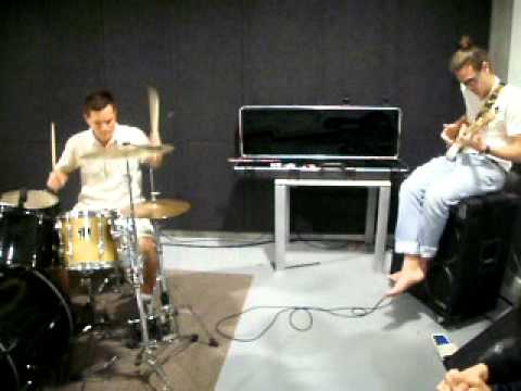 Kristy Many MC (drums) and Thomas (bass) : instru 1