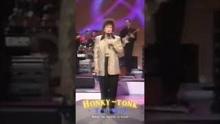 Honoring the trailblazing Kitty Wells, the Queen of Country Music