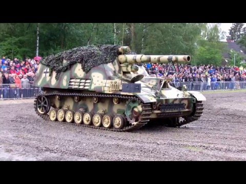 Panzerhaubitze Hummel - Stahl auf der Heide 2015