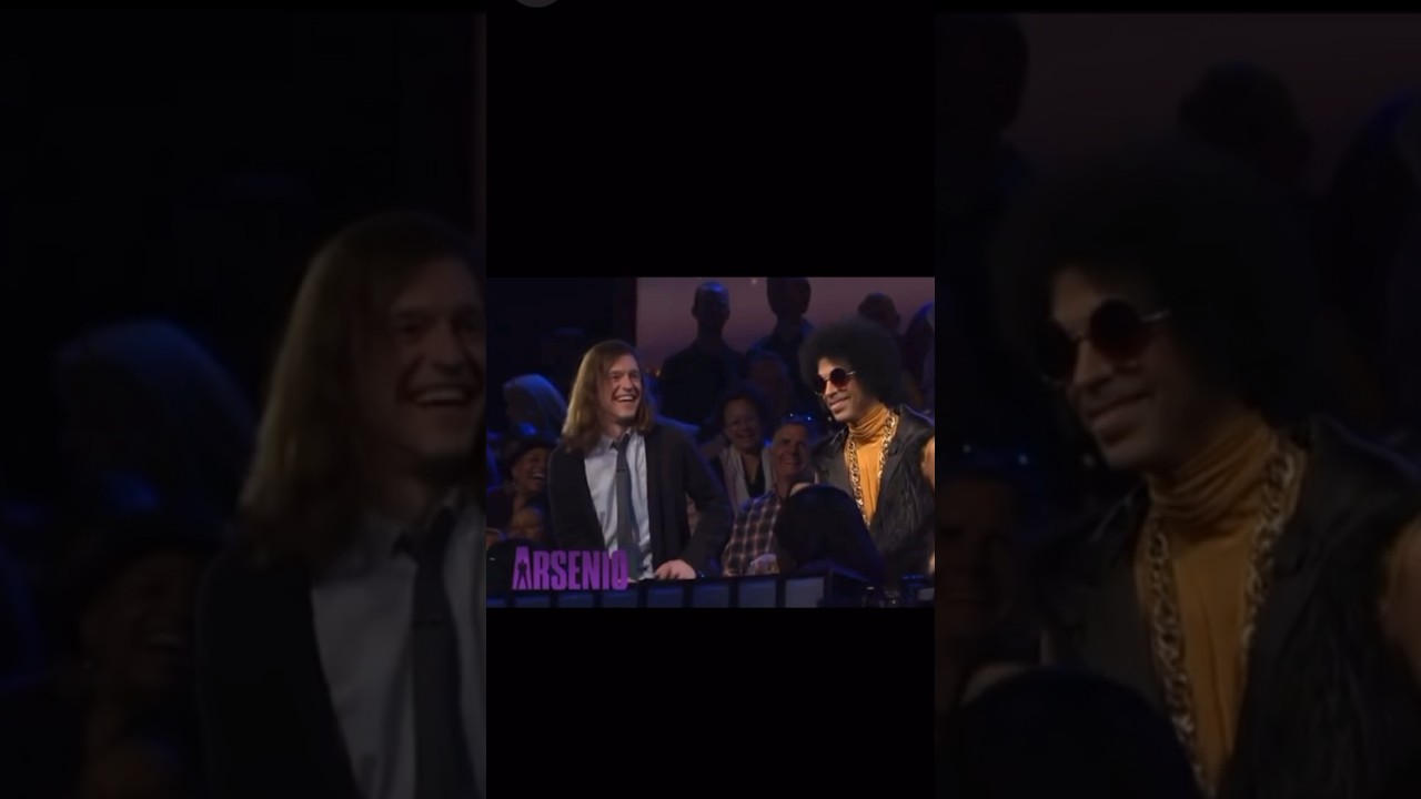 That time I “jokingly” tried to sit on Prince’s lap like Santa on Arsenio Hall show 02/2014 #Prince