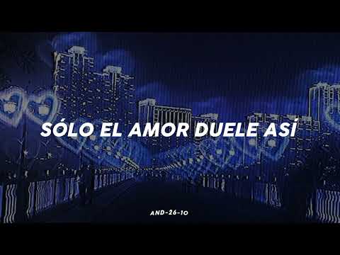 "Sólo el amor duele así, y ese beso fue mi fin" — [Cover español]