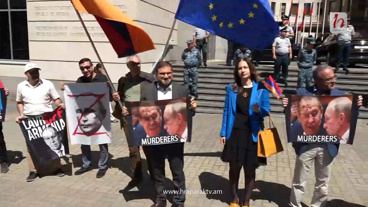 #Ուղիղ․ Ակցիա` ԱԳՆ-ի դիմաց