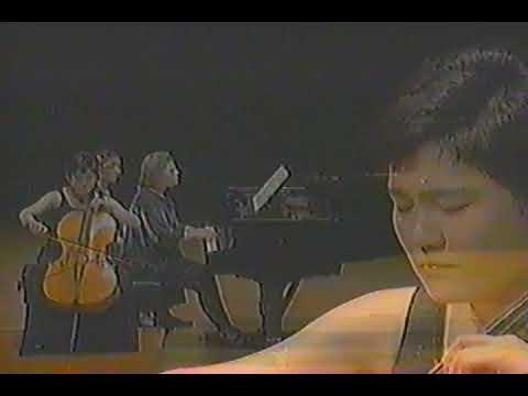 18-yr old Han-Na Chang plays Fauré Elegy (2001)