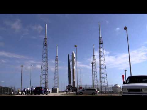 LightSail's Atlas V Rocket Rolls Into Position