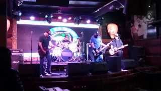 05 Carry me Away - CJ Ramone Soundcheck - John Bull Floripa (21/10/2015)