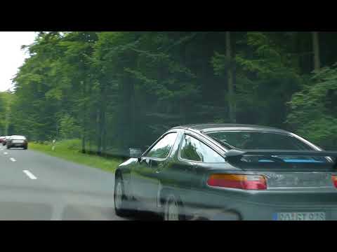 Porsche 928 GTS overtaking GT