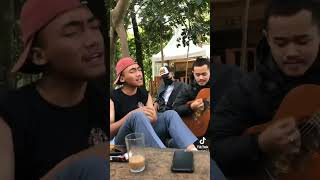 Download lagu cinta terpendam mp3 Download lagu cinta terpendam mp3