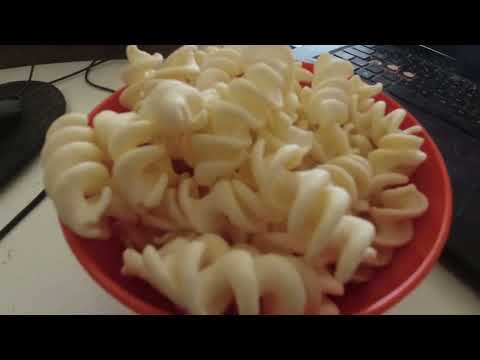 MongoTV_12518 - Del 1 - SPISER SKÅL CHIPS FREDAG AFTEN