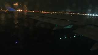 preview picture of video '雨の夜、成田空港離陸B747-400(9'36)1497'