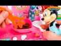 Minnie Mouse Dresses Up And Cooks Hamburger Fries