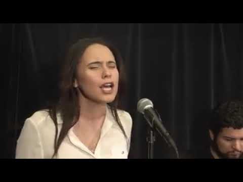 Maria Emilia  -  Passeio Fadista