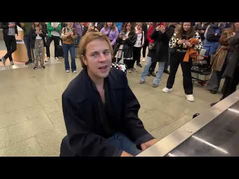 Tom Odell at St Pancras Station   Another Love Live
