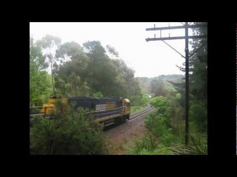 The Overland NR73 at Aldgate