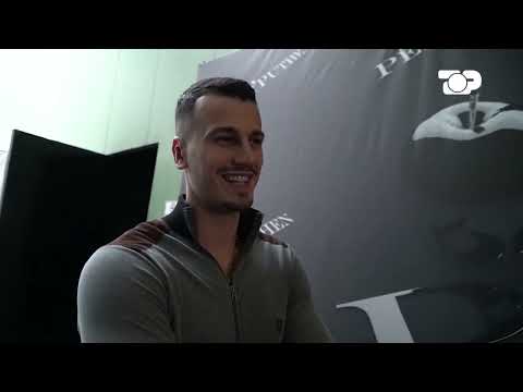 Eda flet në telefon, Mateo e komenton - Për’puthen prapaskena