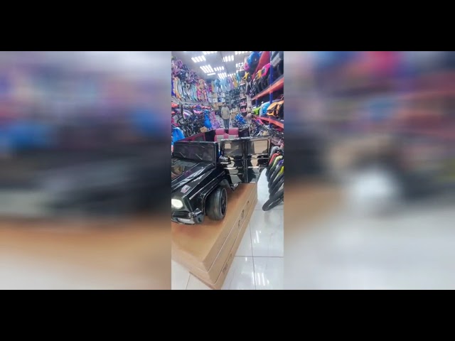 سيارة كهربائية للأطفال من تصميم سيارة فاخرة متوفرة...