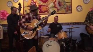 Kid Ramos, Tommy Harkenrider and the Memphis Kings slow blues jam