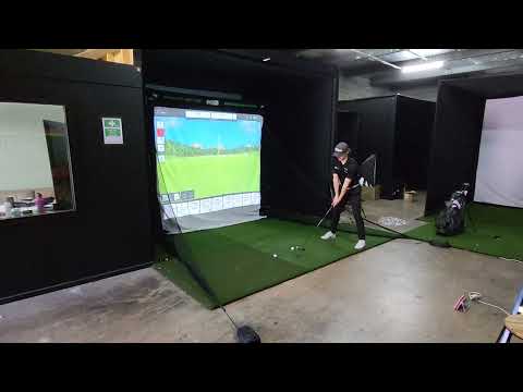 24 7 Golf Return Golf Net With Simulator Screen Using Driver On Flightscope Fs Golf