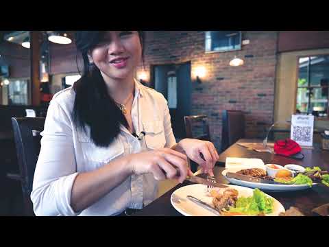 Tour virtual Gerry's Grill of Robinsons Galleria Cebu com Claire On Aire