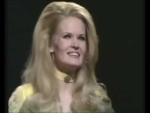 Lynn Anderson   I Never Promised You A Rose Garden Top Of The Pops