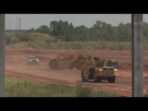 President Trump, Gov. Abbott, Adler praise Tesla for building new car plant in Texas