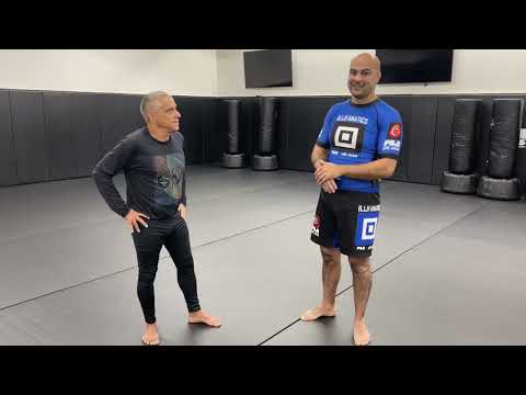 Er ist 69 Jahre alt, bewegt sich aber wie ein 20-Jähriger (Hier erfahren Sie, wie)