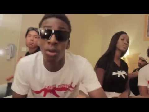 HALL7 x LA H DE GUERRE - Paper