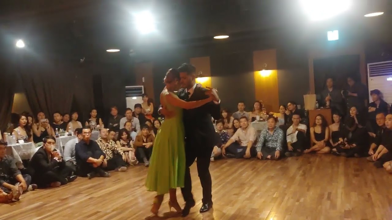 [Carlos Di Sarli, Alberto Podesta - Motivo Sentimental] Lucas Carrizo Lobo & María Paula Tejeda