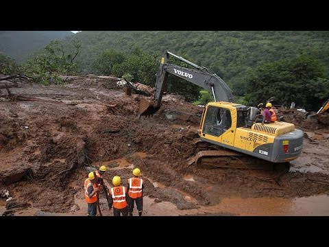 Hindistan'da toprak kayması bir köyü tamamen yuttu