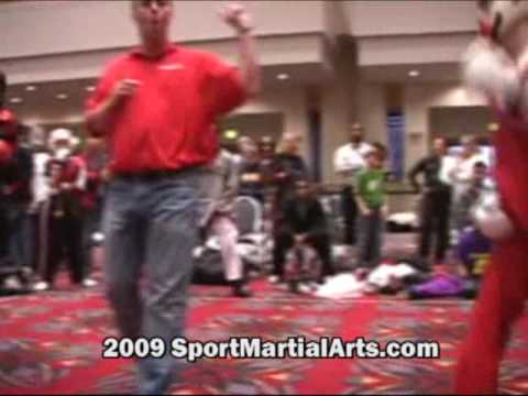 Danny Barnes v Joe Fife - Men's SLW point sparring - 2009 Amerikick Internationals