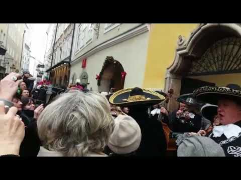 Rolando Villazon singt Mozart ein Geburtstagsständchen
