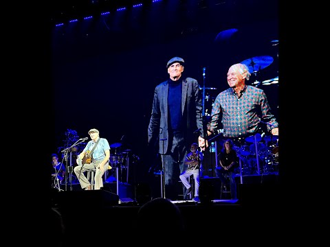 James Taylor dedicated  "You Can Close Your Eyes" to Jimmy Buffett @ Jones Beach Amphitheater 9/3/23