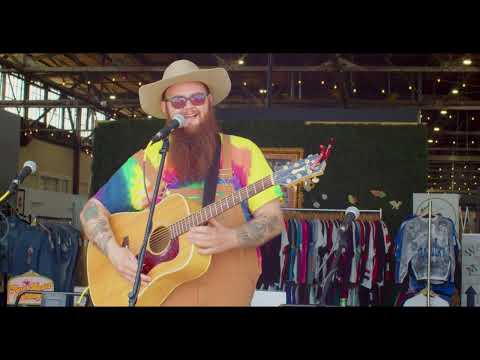 Lucas Wayne - Dancin' With You (Live From Greyline Station)