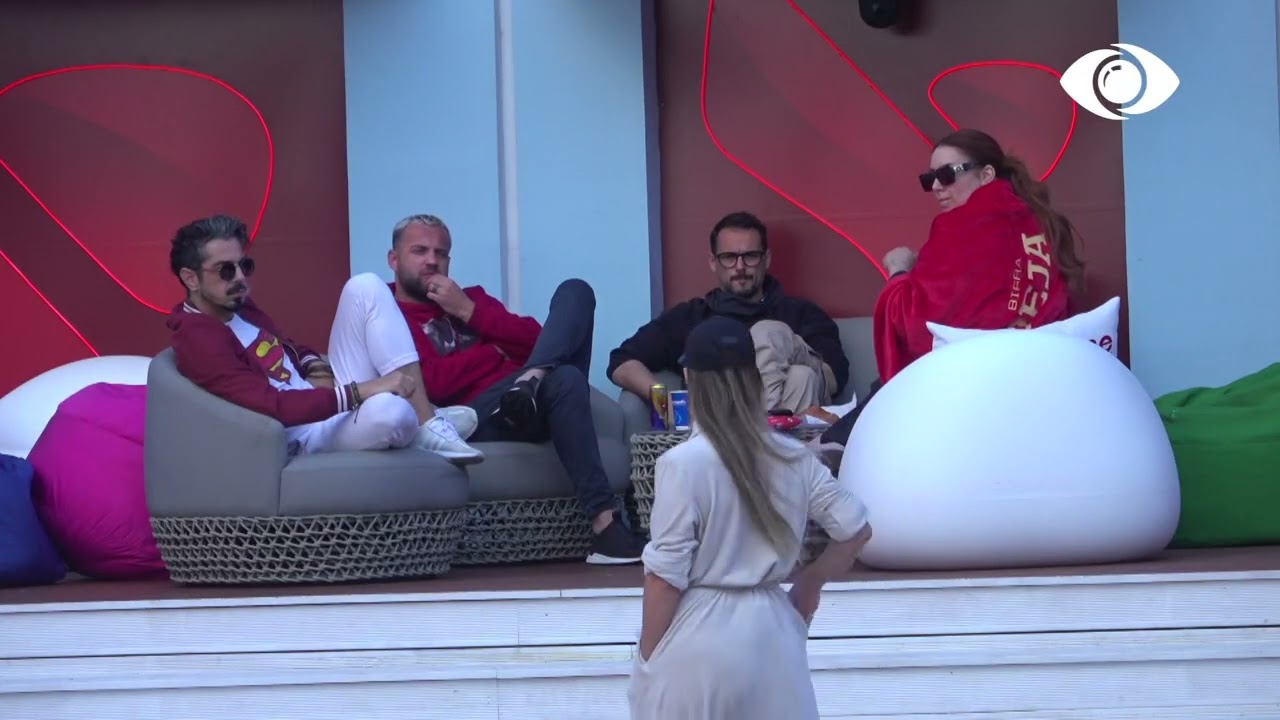 Olta-Luizit: Të rri buza e bardhë gjithë kohës