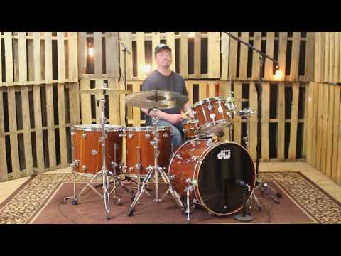 DW Collector's Natural Lacquer Over Maple/MahOgany Drum Set - 22, 12, 16, 18, 6x14