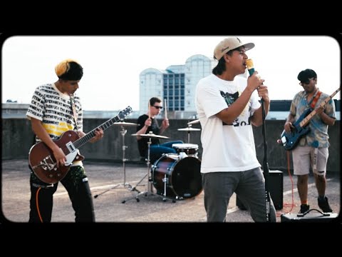 En Paz- Strokes (Music Video)