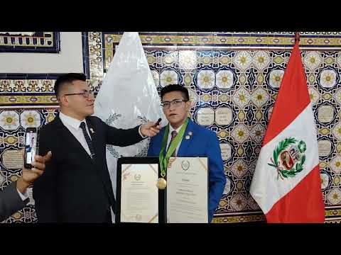 Dr. Mirko Morales Jefe de OEFA condecorado por Sociedad Civil Sembrando Valores