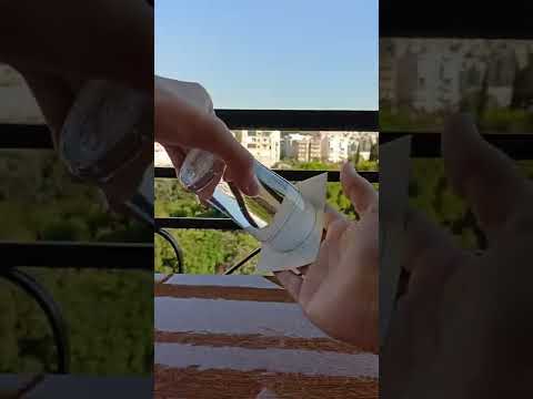 UPSIDE-DOWN WATER GLASS EXPERIMENT !