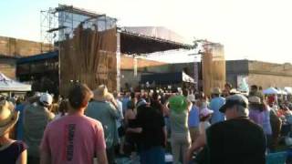 Pete Seeger talks Leadbelly and sings Midnight Special at N