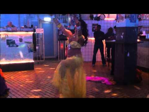 Magdansös Selina Sevil uppträder med magdans Cuba Café 2012 - Del 1 www.magdansos.com