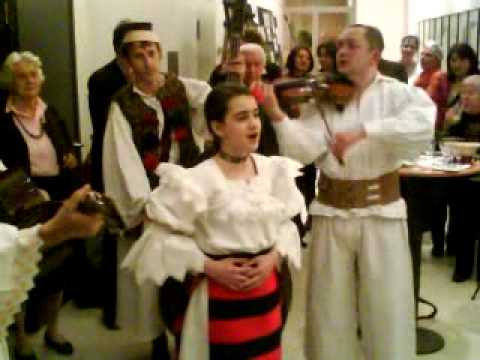 Delia Denise - Catu-i Maramuresu'(www.delia-denise.com)