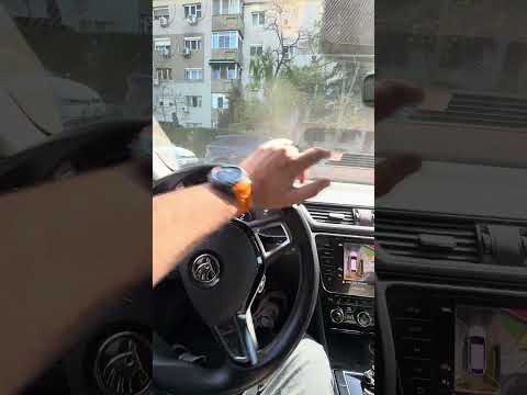 Pentru baietii cu ridicatu si ptr baietii cu parcatu’