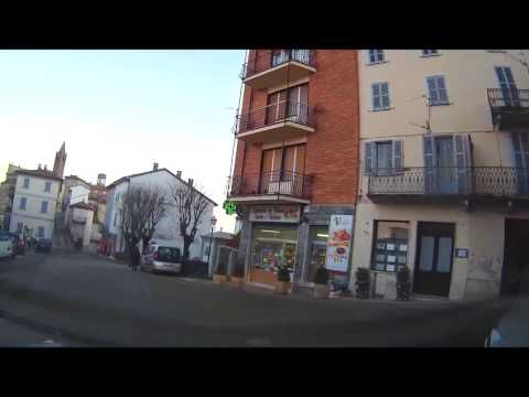 Attraversando Mombaruzzo (AT) - Crossing Mombaruzzo (Asti, Piemonte - Italy)