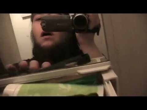 Tällästä löytyy täältä peilikaapista