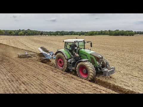 Pflügen mit Fendt 930 Vario und einem 7 Scharr LEMKEN Vari-Diamant Pflug + Dünger Streuen