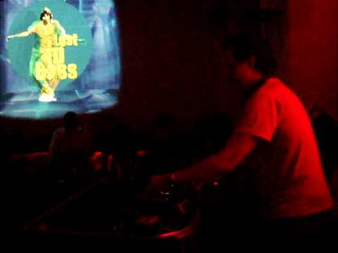 Adamo bei Lost in Bass im Elektro Gönner / Videoloop: FreakA