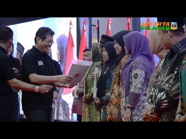 2500 Warga Jaksel Terima Sertipikat PTSL