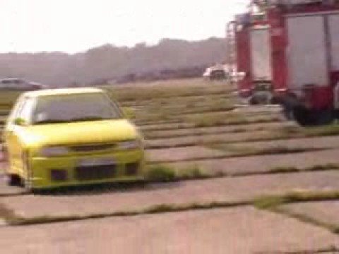 wiścigi samochodowe na lotnisku w Katowicach Muchowcu