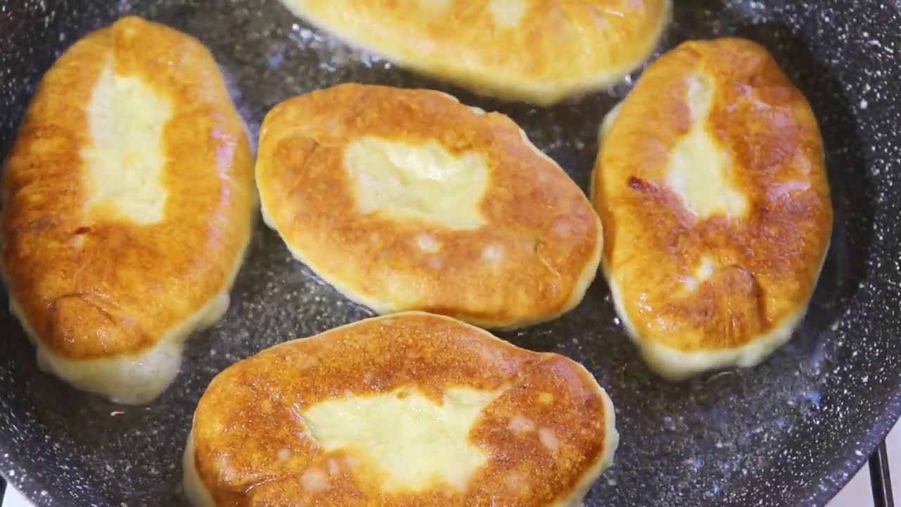 Тоненькое и нежное тесто - то что нужно для ПИРОЖКОВ с начинкой.